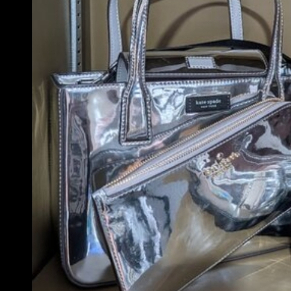 ​LIKE NEW Kate Spade Mirror Tote, Wristlet *Matching Shoe Available Separately*